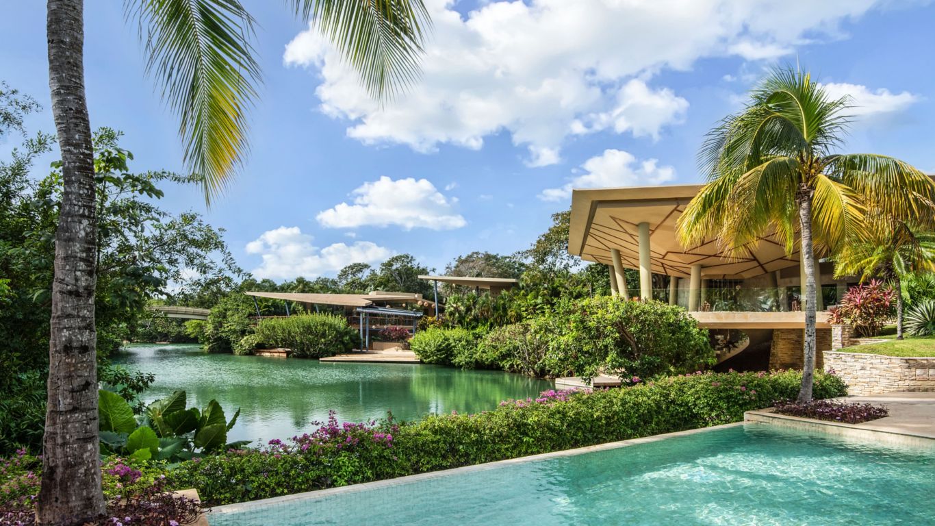 Casa del lago pool at Rosewood Mayakoba